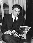 https://upload.wikimedia.org/wikipedia/commons/thumb/9/9e/Federico_Fellini.jpg/110px-Federico_Fellini.jpg